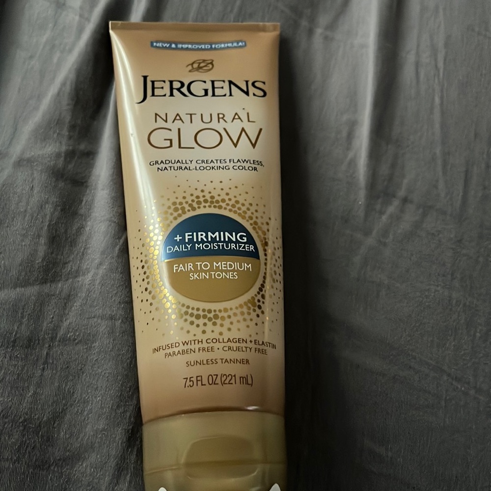 Jergens Natural Glow. Firming plus daily moisturizer.